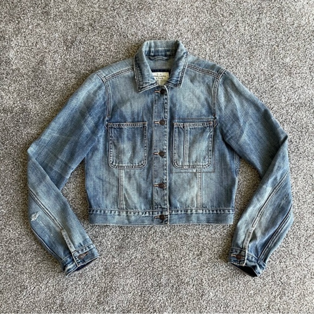 Abercrombie & Fitch Denim Jacket teens Size Medium Medium Wash Button Front